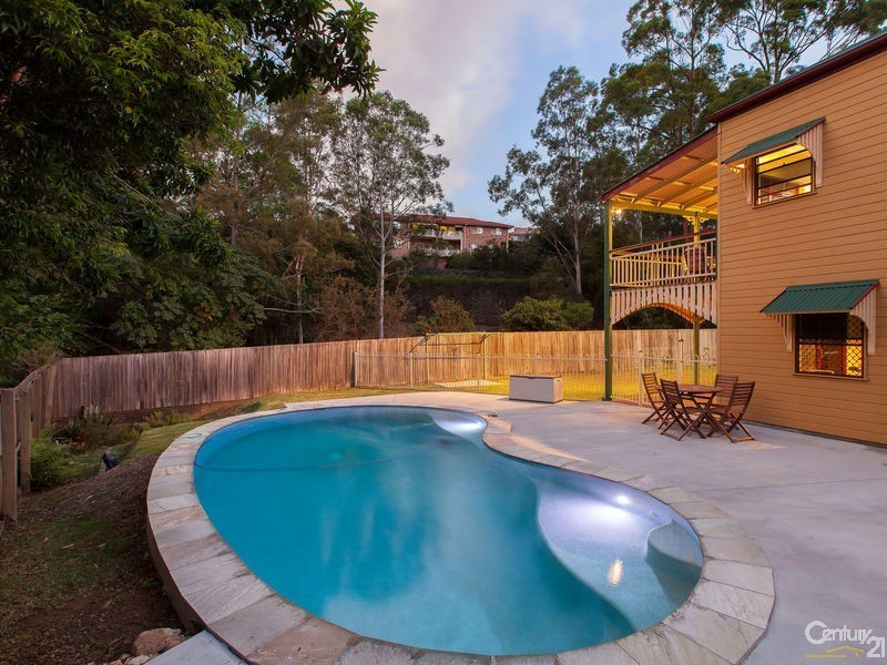33 Woodtop Court, Ferny Hills QLD 4055