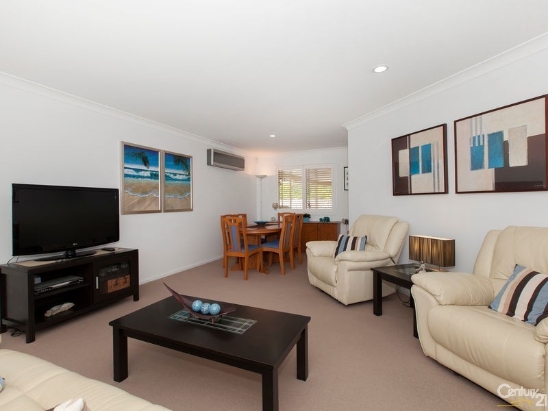 6 Julatten Place, Upper Kedron QLD 4055