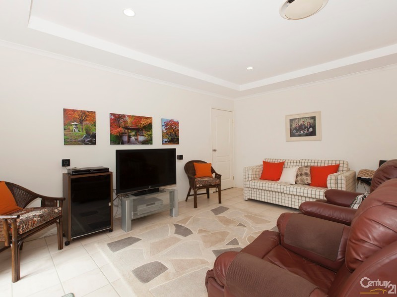 95 Selkirk Crescent, Upper Kedron QLD 4055