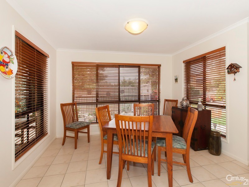 95 Selkirk Crescent, Upper Kedron QLD 4055