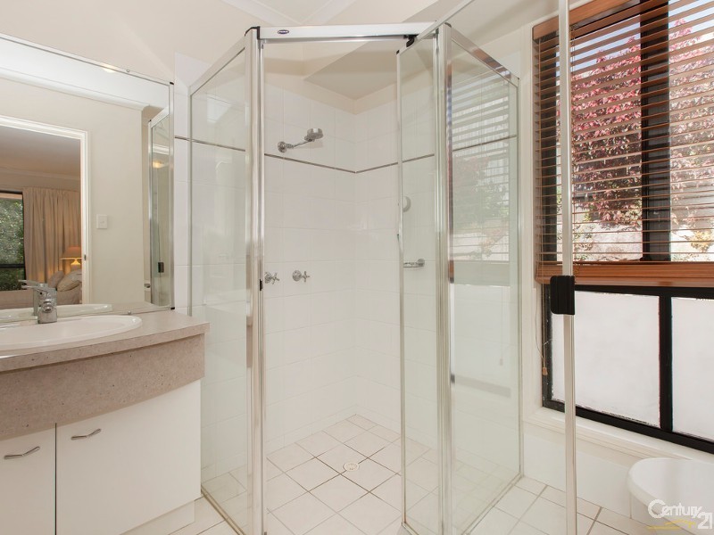 95 Selkirk Crescent, Upper Kedron QLD 4055