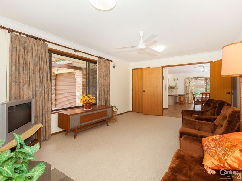 1 Larch Street, Ferny Grove QLD 4055