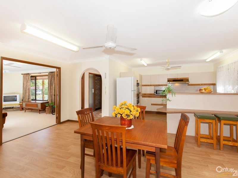 1 Larch Street, Ferny Grove QLD 4055