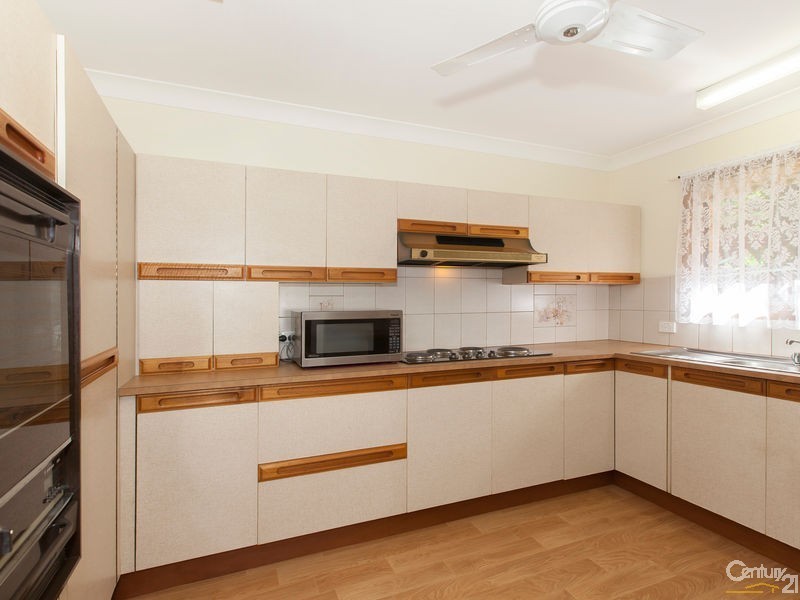 1 Larch Street, Ferny Grove QLD 4055