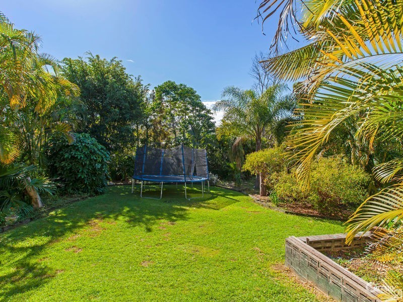 4 Yanderra Avenue, Arana Hills QLD 4054