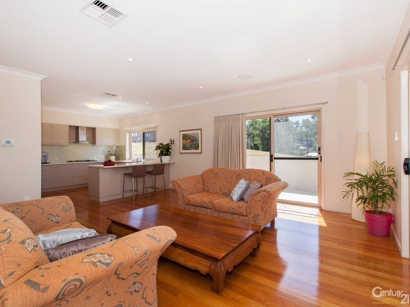 8 Tivoli Place, Ferny Grove QLD 4055