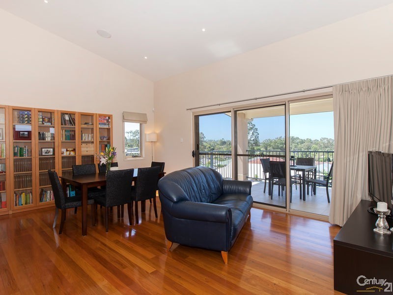 8 Tivoli Place, Ferny Grove QLD 4055