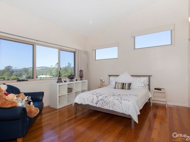 8 Tivoli Place, Ferny Grove QLD 4055