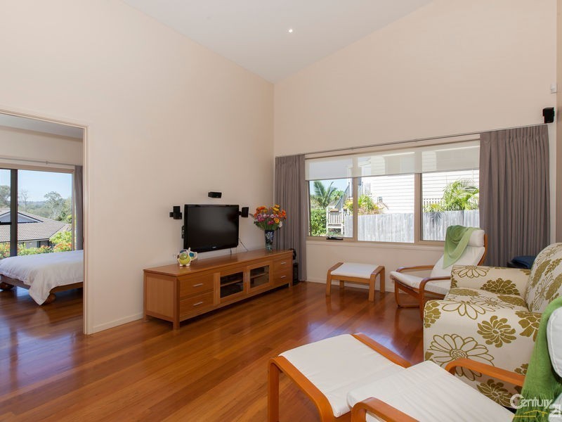 8 Tivoli Place, Ferny Grove QLD 4055