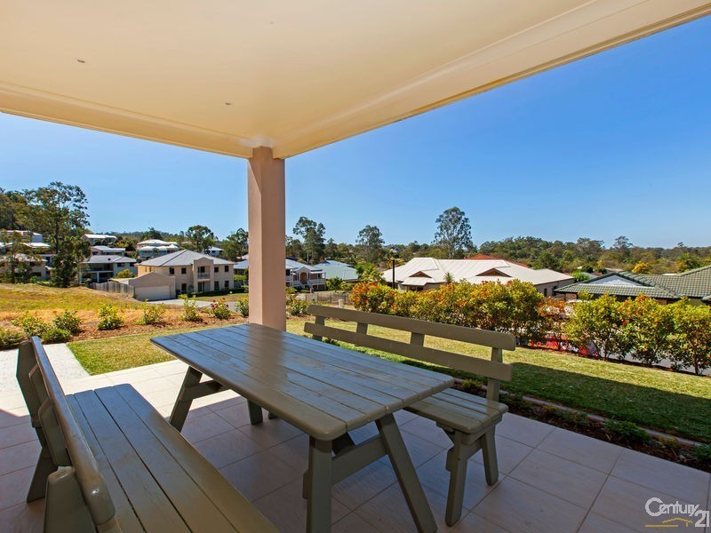 8 Tivoli Place, Ferny Grove QLD 4055