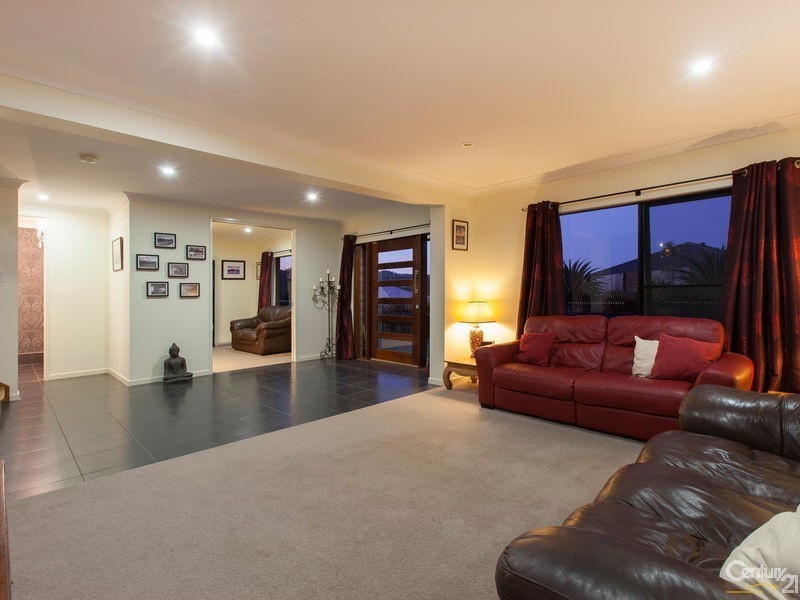 35 Kingfisher Drive, Upper Kedron QLD 4055