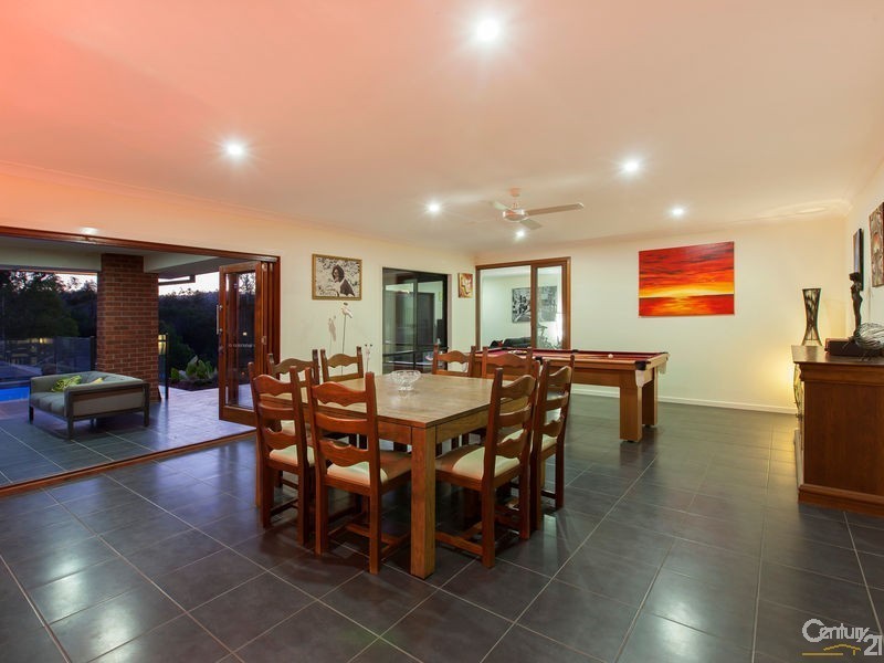 35 Kingfisher Drive, Upper Kedron QLD 4055