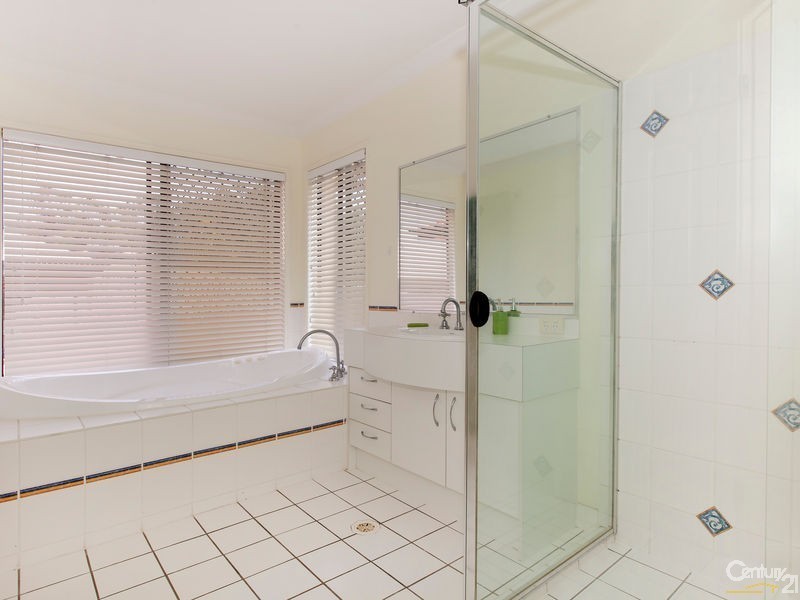 1 Regency Court, Ferny Grove QLD 4055