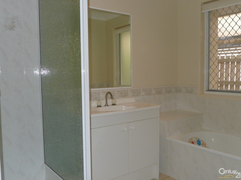 5 Fortrose Place, Ferny Grove QLD 4055