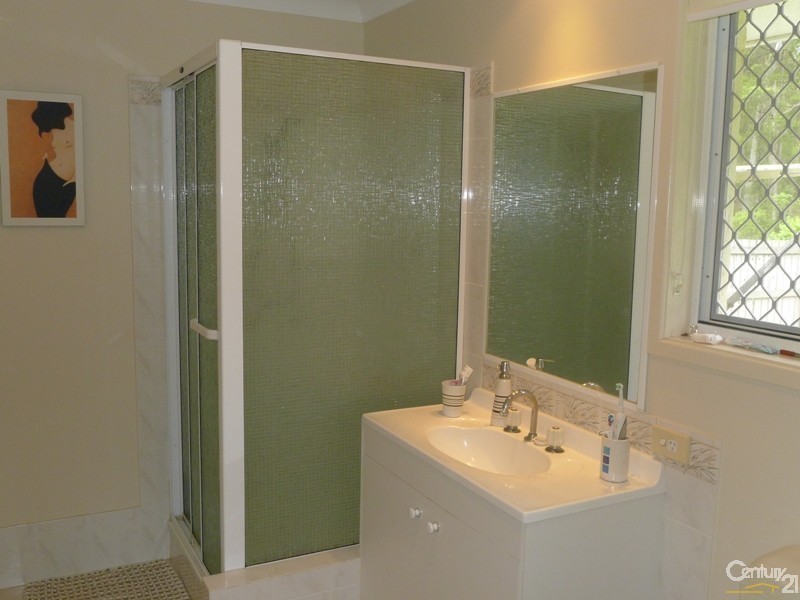 5 Fortrose Place, Ferny Grove QLD 4055