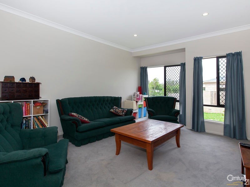 10 Kathdan Close, Upper Kedron QLD 4055