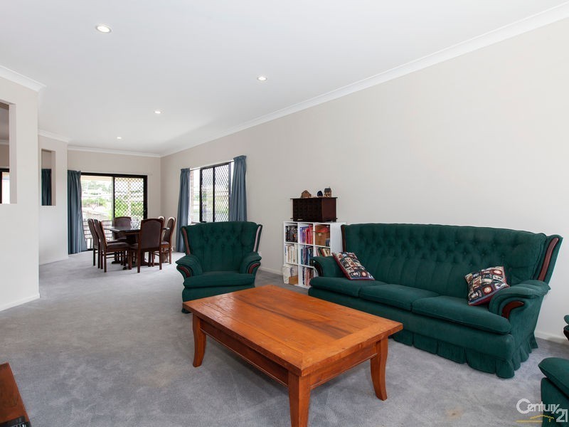 10 Kathdan Close, Upper Kedron QLD 4055