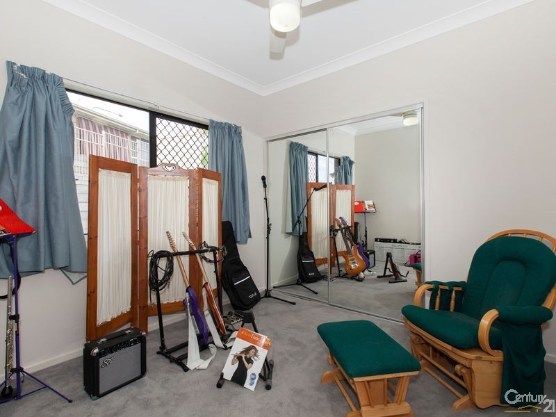 10 Kathdan Close, Upper Kedron QLD 4055