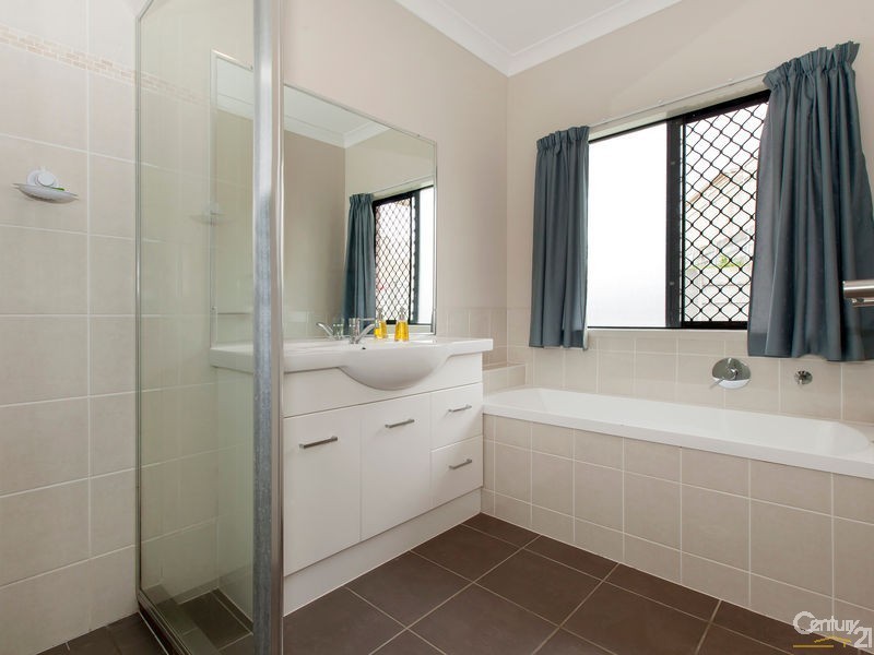 10 Kathdan Close, Upper Kedron QLD 4055