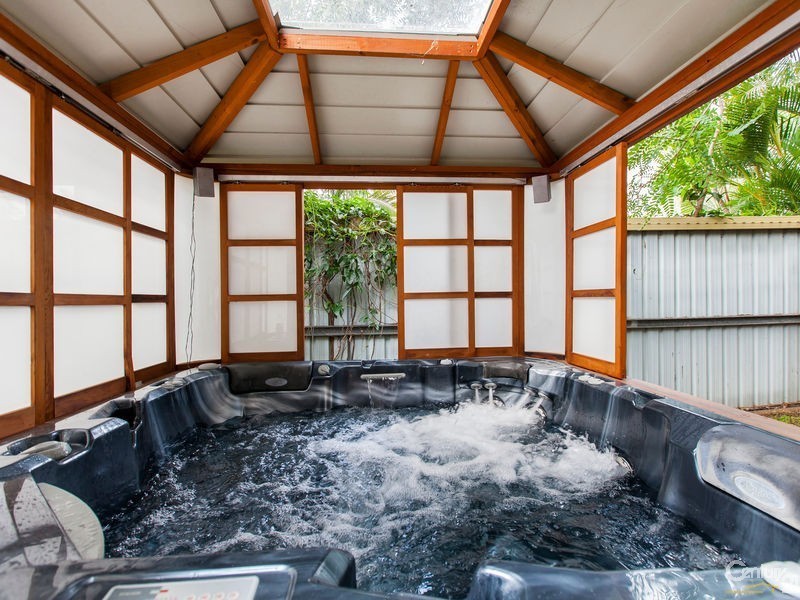 97 Patricks Road, Ferny Hills QLD 4055