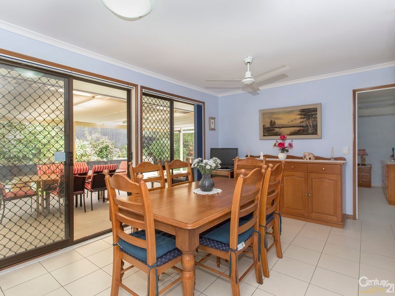 5 Brolgaglen Close, Ferny Grove QLD 4055
