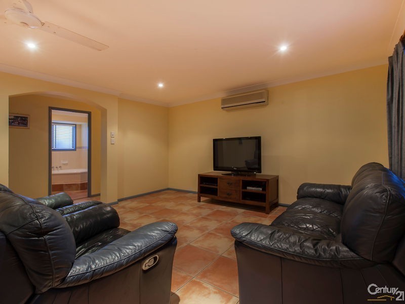 85 Charolais Crescent, Upper Kedron QLD 4055