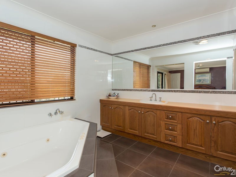 70 Carolyn Place, Ferny Grove QLD 4055