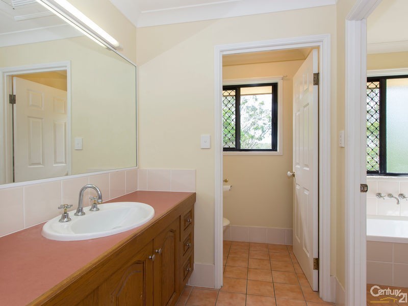 70 Carolyn Place, Ferny Grove QLD 4055