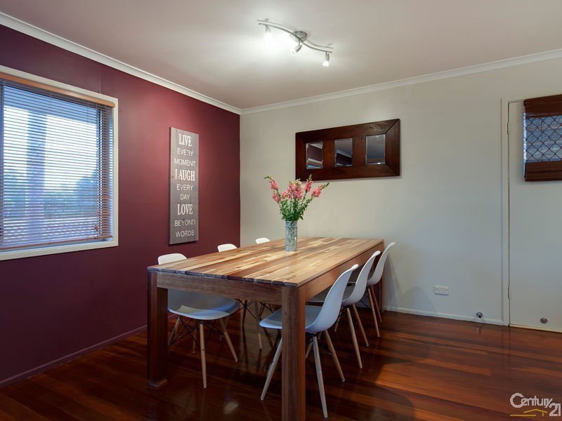 20 Rinavore Street, Ferny Hills QLD 4055