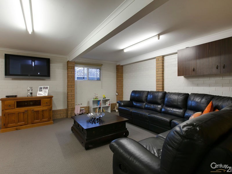 20 Rinavore Street, Ferny Hills QLD 4055