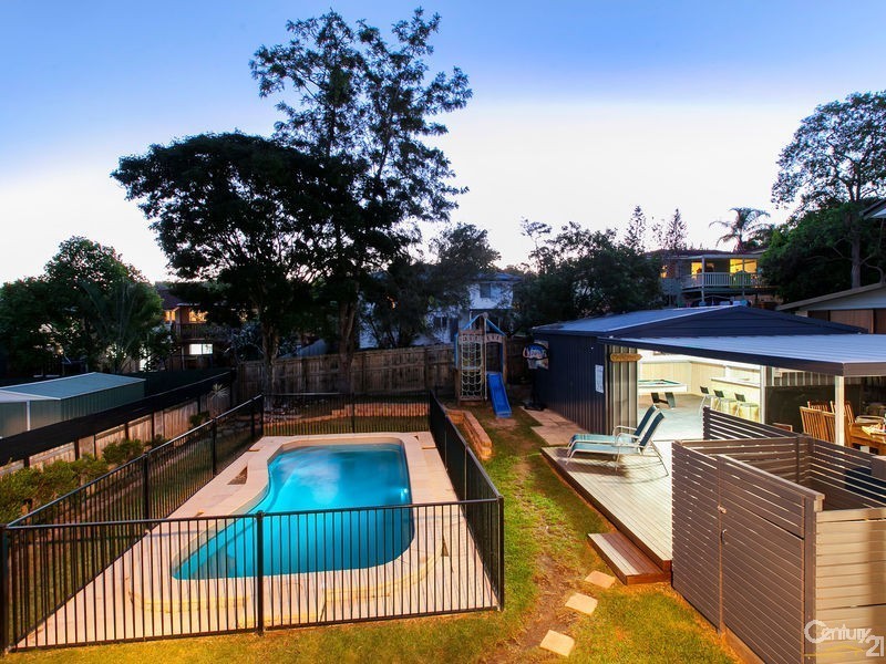 20 Rinavore Street, Ferny Hills QLD 4055