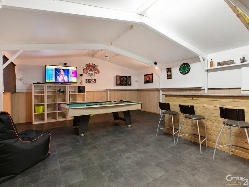 20 Rinavore Street, Ferny Hills QLD 4055