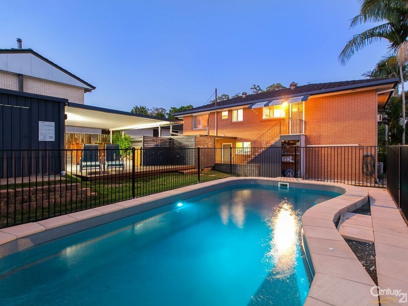 20 Rinavore Street, Ferny Hills QLD 4055