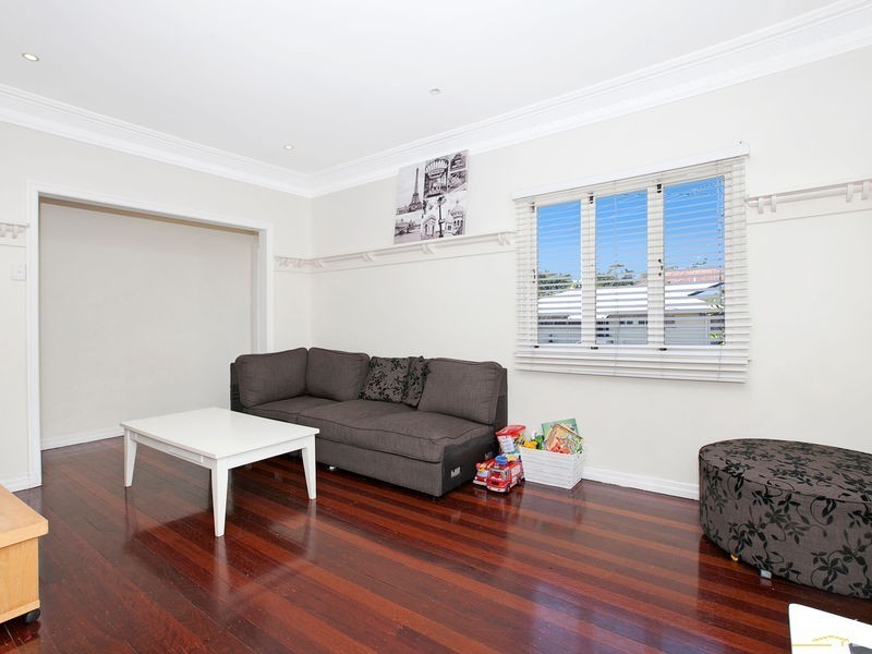 27 Chigwell Street, Wavell Heights QLD 4012