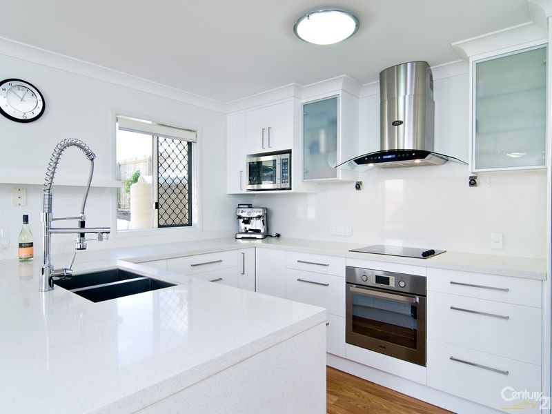 15 Oaklands Place, Upper Kedron QLD 4055