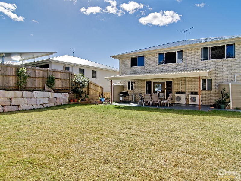 15 Oaklands Place, Upper Kedron QLD 4055