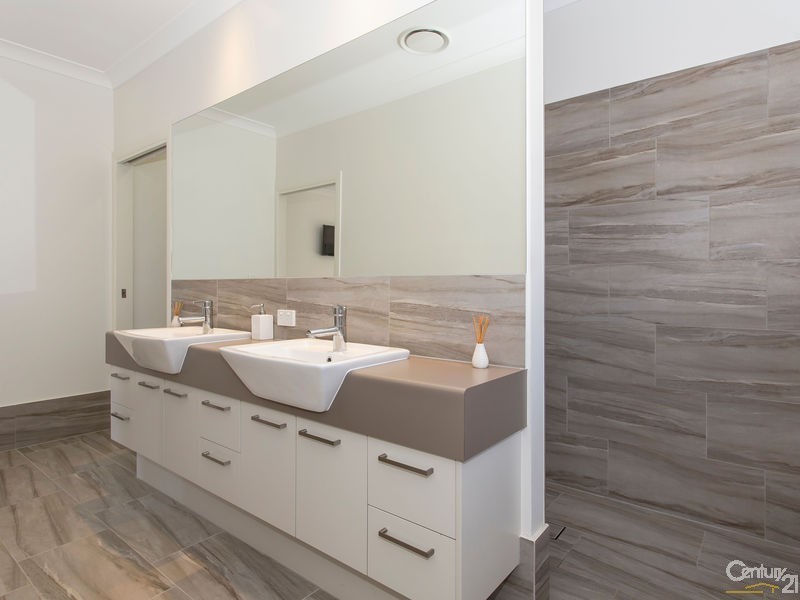 6 Parkwater Close, Upper Kedron QLD 4055