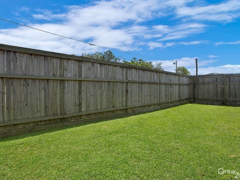 18 Lyrebird Crescent, Upper Kedron QLD 4055