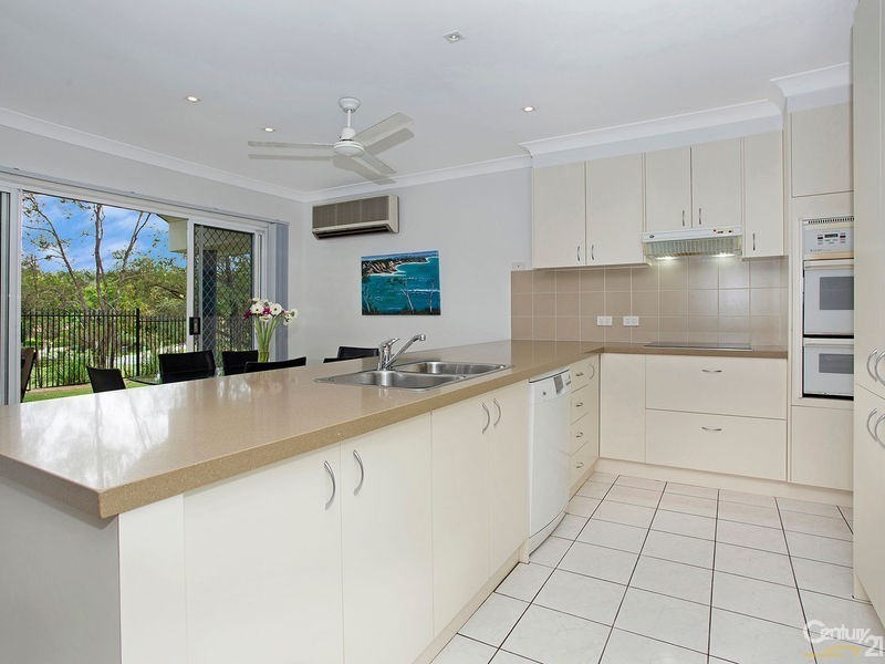 2 Berkeley Place, Ferny Grove QLD 4055