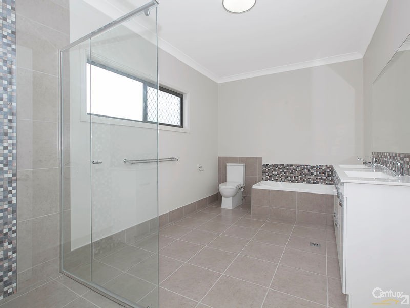 125 Cedar Creek Road, Upper Kedron QLD 4055