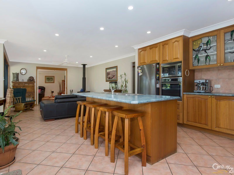 233 Lanita Road, Ferny Hills QLD 4055