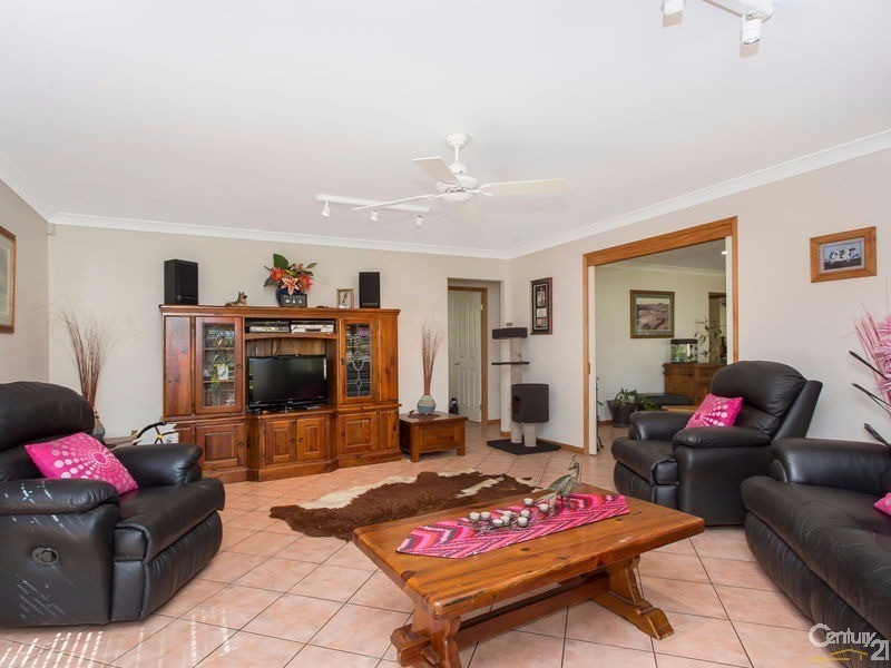 233 Lanita Road, Ferny Hills QLD 4055