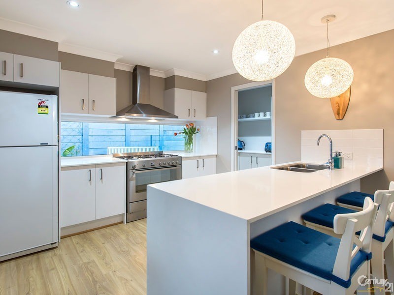 7 Flagstaff Place, Upper Kedron QLD 4055