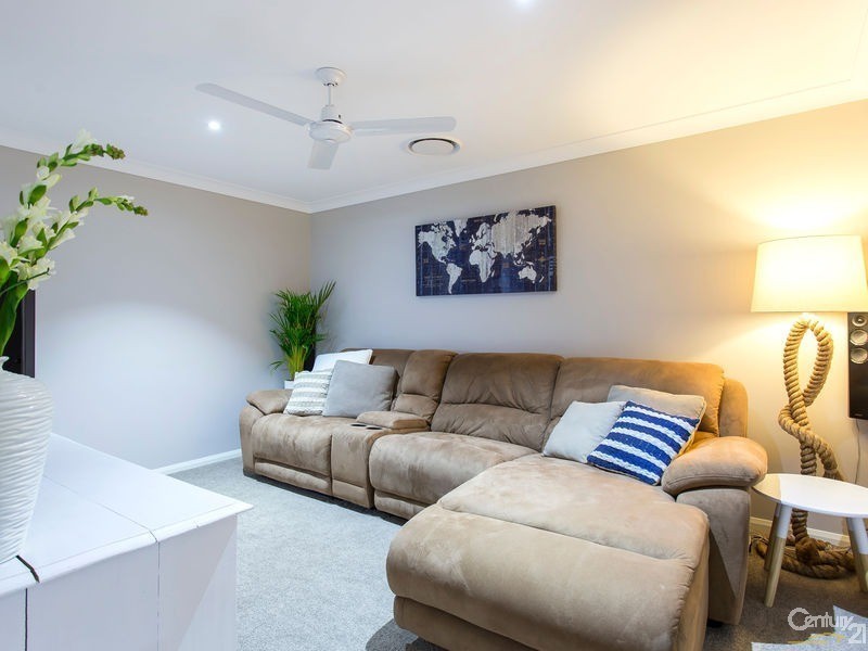 7 Flagstaff Place, Upper Kedron QLD 4055