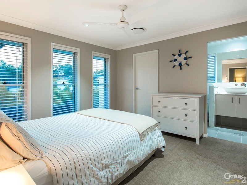 7 Flagstaff Place, Upper Kedron QLD 4055