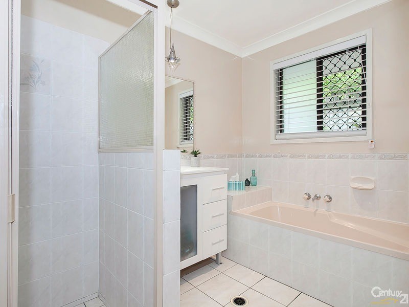 42 McGregor Way, Ferny Grove QLD 4055