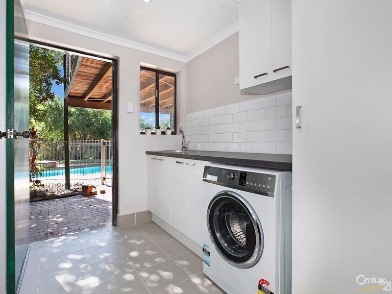 4 Leckmy Street, Ferny Grove QLD 4055