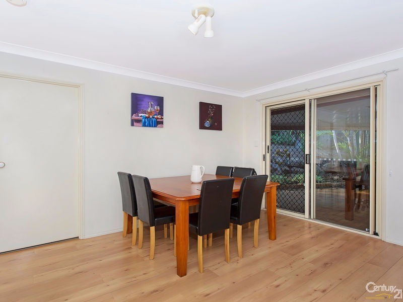 15 Brolgaglen Close, Ferny Grove QLD 4055