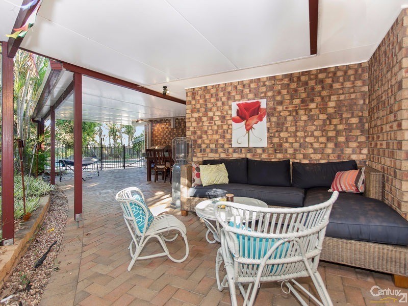 15 Brolgaglen Close, Ferny Grove QLD 4055