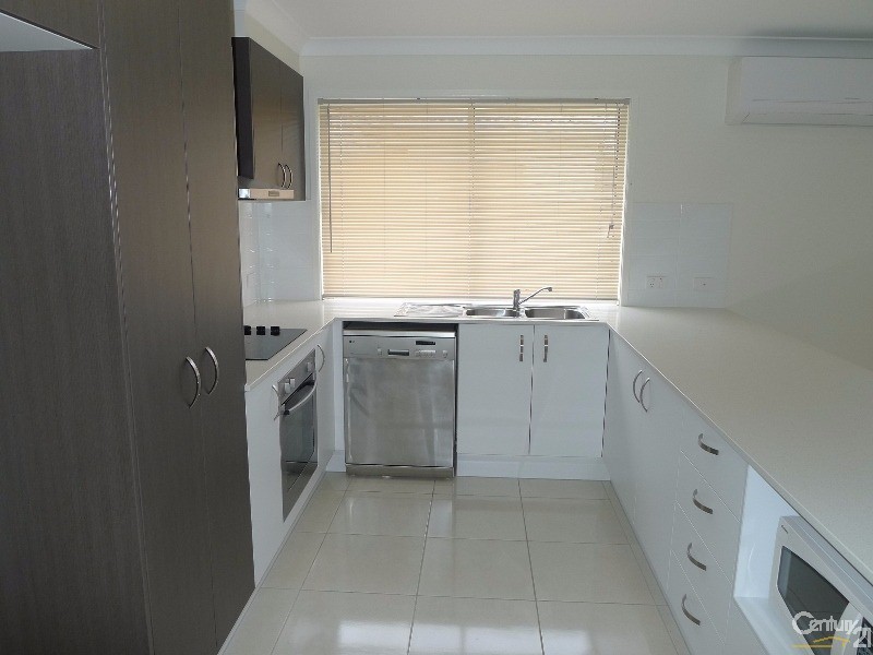 50 Lyrebird Crescent, Upper Kedron QLD 4055